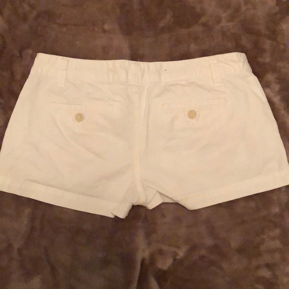 White shorts - Picture 3 of 3